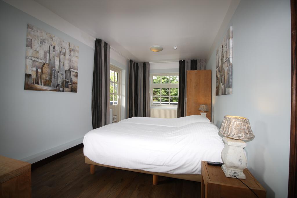 Strandhotel Dennenbos Hotel